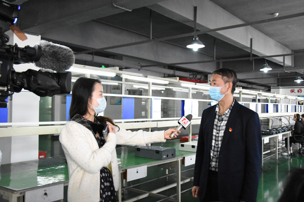 抗疫情 保生产 长沙广播电视台到荣耀体育游戏平台采访